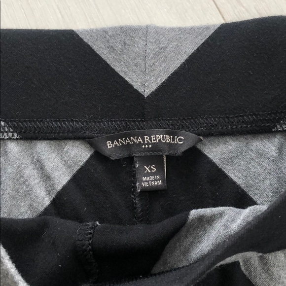 $14 or 3 for $26 Banana Republic Skirt - Picture 3 of 6